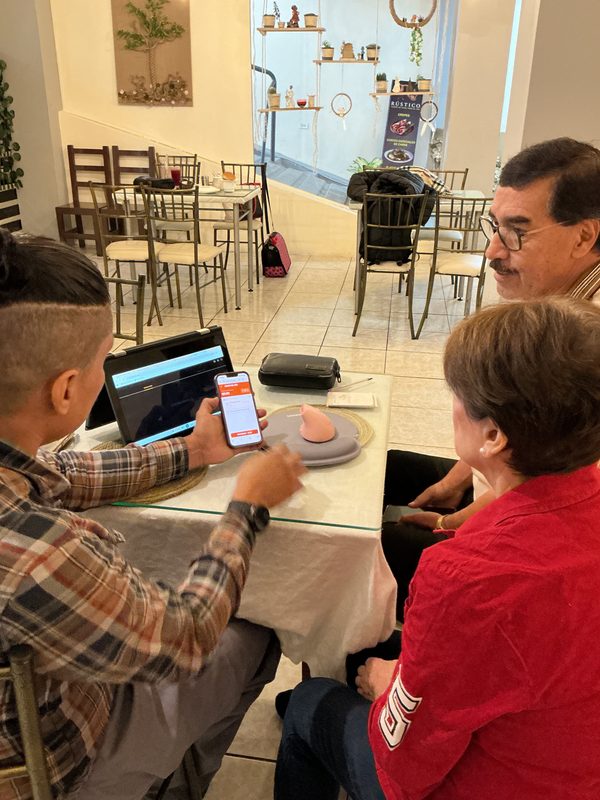 Sesión de curso de costos para restaurantes, Ecuador